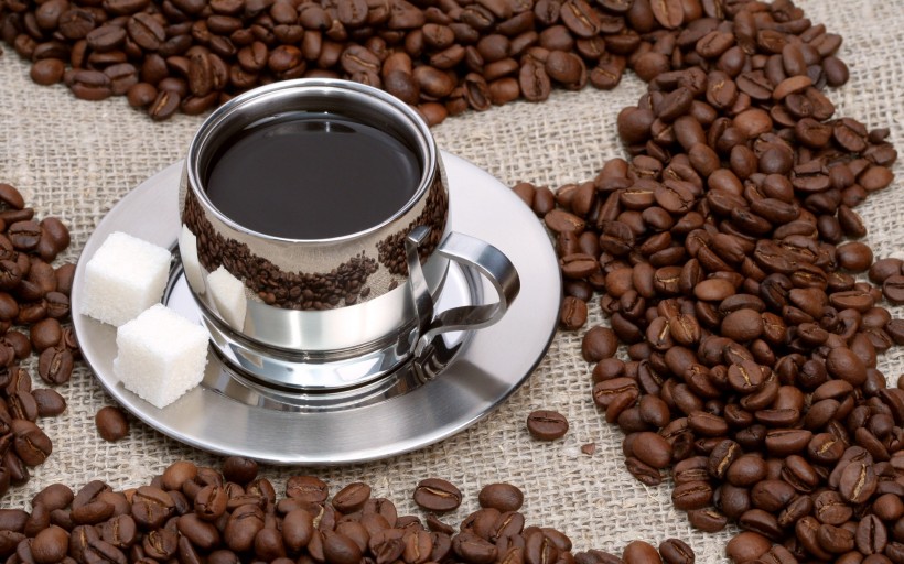 点击大图看下一张：咖啡与咖啡杯图片