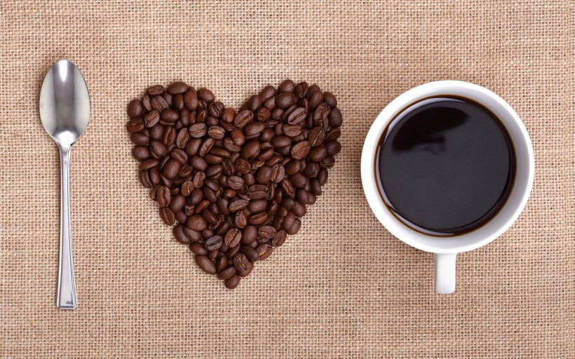 点击大图看下一张：咖啡与咖啡杯图片