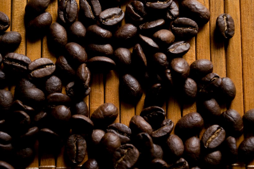 点击大图看下一张：烘好的咖啡豆图片