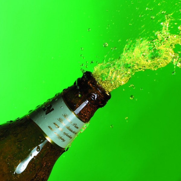 点击大图看下一张：动感饮料图片