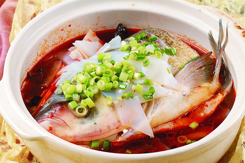 点击大图看下一张：美味可口有营养的剁椒鱼头图片