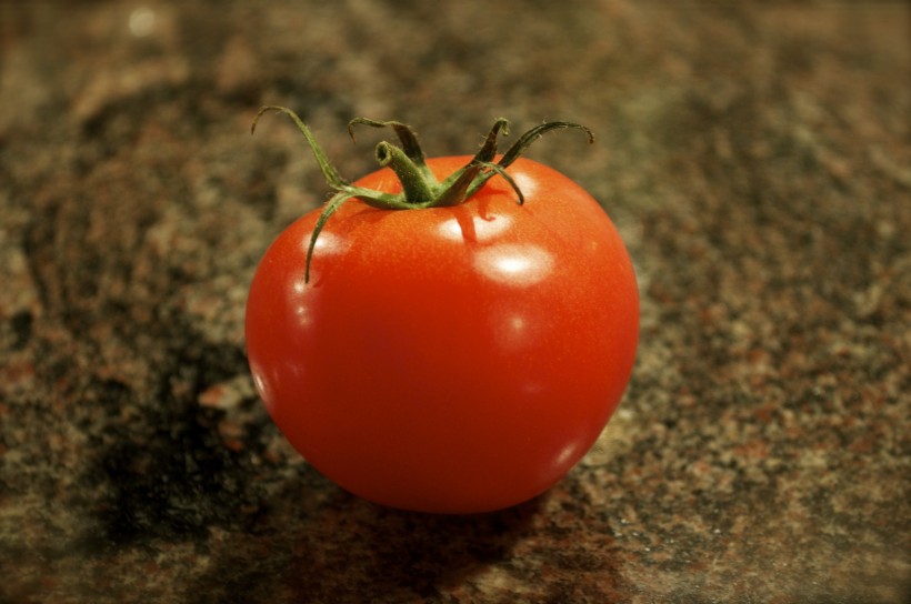 点击大图看下一张：酸甜好吃的西红柿图片