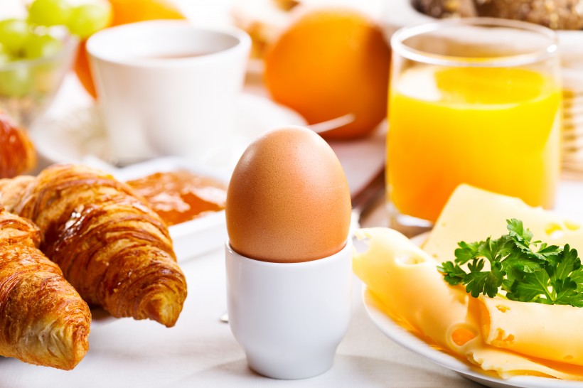 点击大图看下一张：丰富的早餐图片