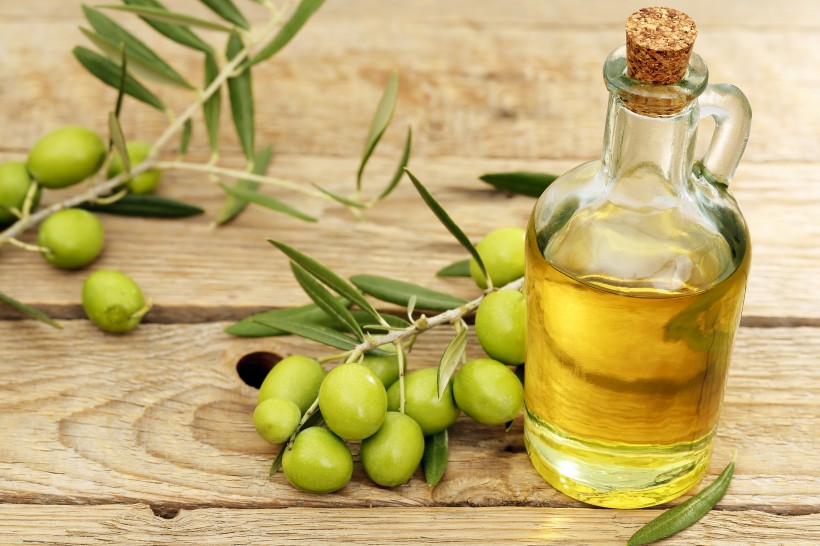 点击大图看下一张：橄榄油与橄榄图片
