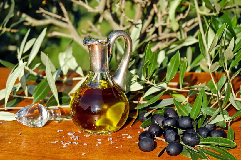 点击大图看下一张：健康营养的橄榄油图片