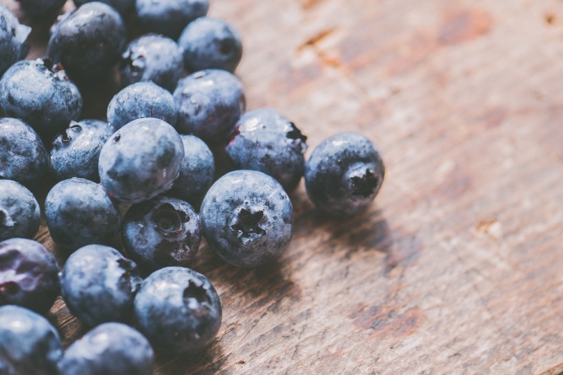 点击大图看下一张：好吃的蓝莓图片