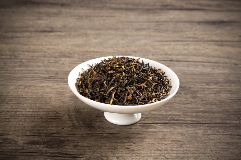 点击大图看下一张：清香养生的红茶图片