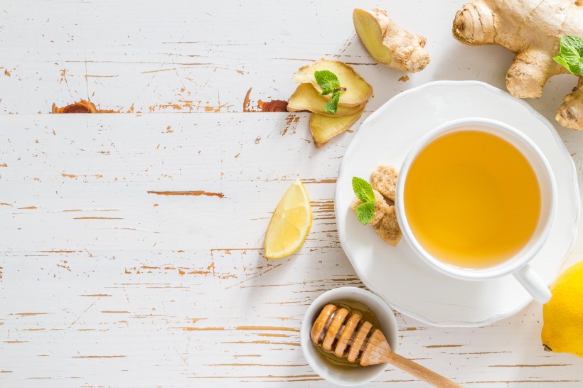 点击大图看下一张：红茶和绿茶饮品图片