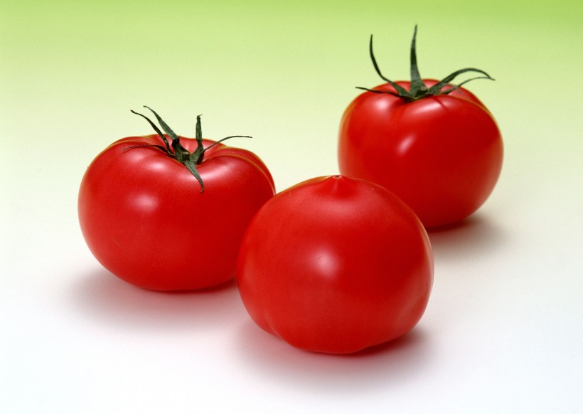 点击大图看下一张：红红的西红柿图片