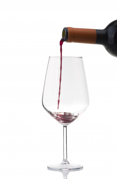 点击大图看下一张：高脚玻璃杯中的红酒白酒香槟图片