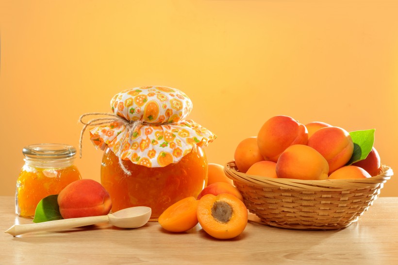 点击大图看下一张：黄桃与黄桃酱图片