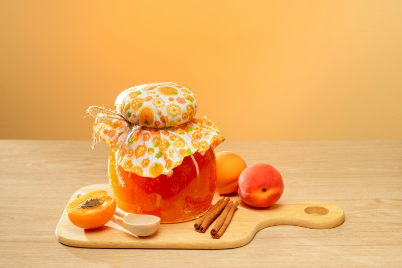 点击大图看下一张：黄桃与黄桃酱图片