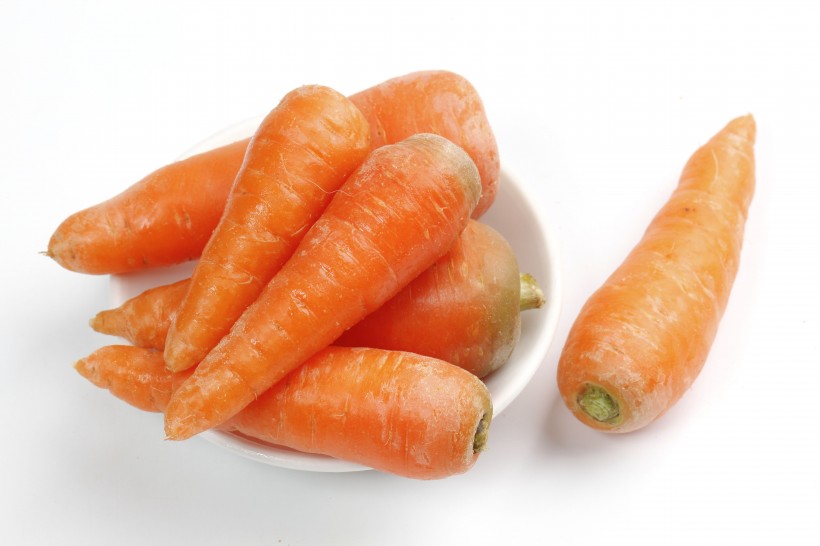 点击大图看下一张：橙色新鲜营养胡萝卜图片