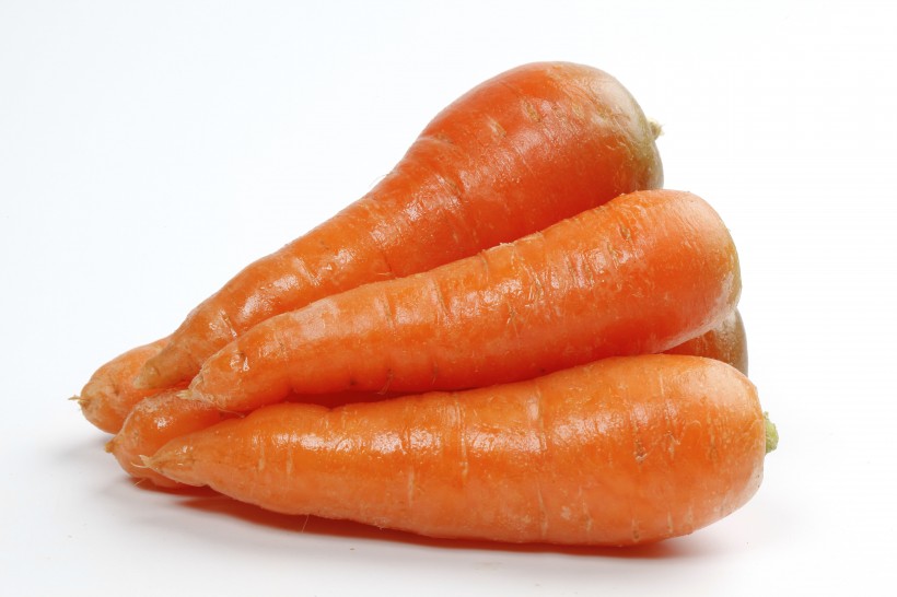 点击大图看下一张：橙色新鲜营养胡萝卜图片