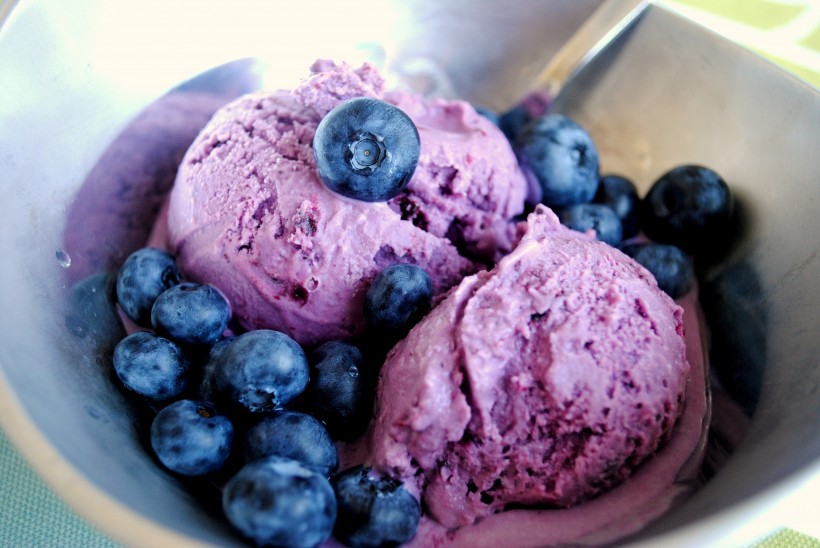 点击大图看下一张：夏日冰淇淋图片