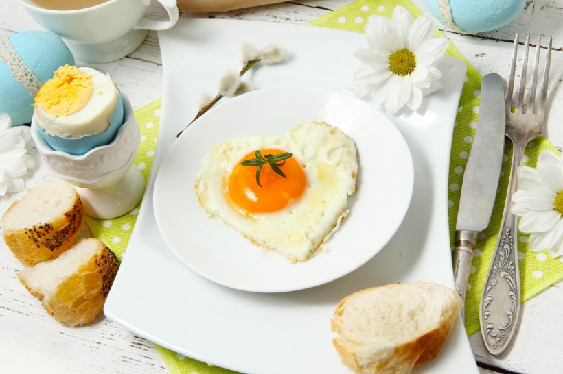 点击大图看下一张：煎蛋早餐图片