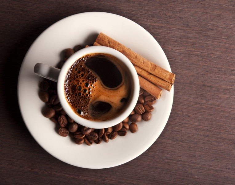 点击大图看下一张：咖啡和咖啡豆图片