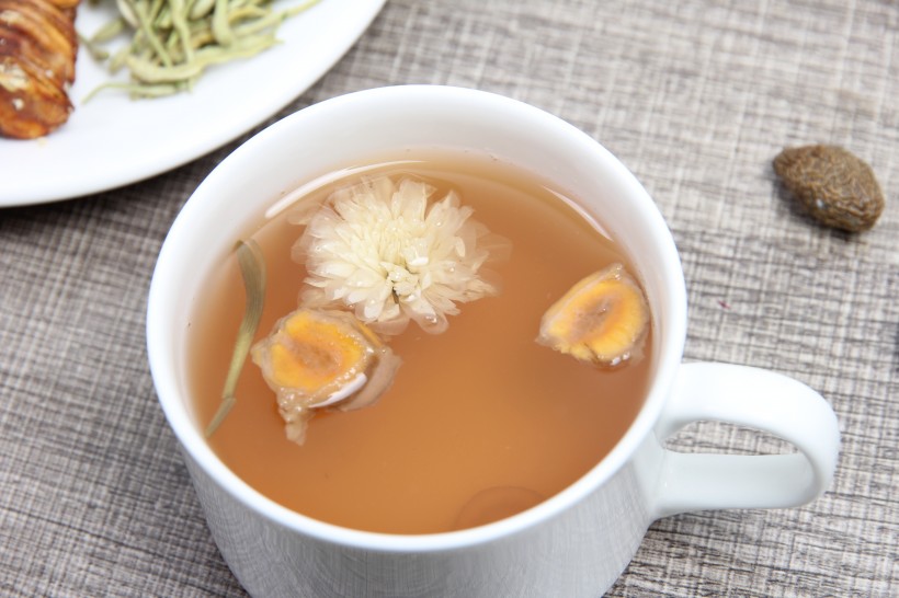 点击大图看下一张：清甜的罗汉果茶饮图片