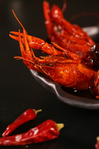点击大图看下一张:夏日劲爆美味麻辣小龙虾图片
