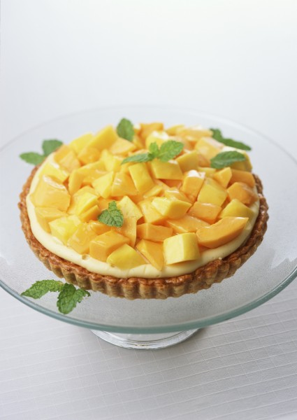 点击大图看下一张：美味的芒果水果蛋糕图片