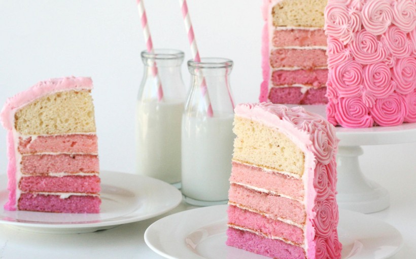 点击大图看下一张：美味的彩虹蛋糕图片