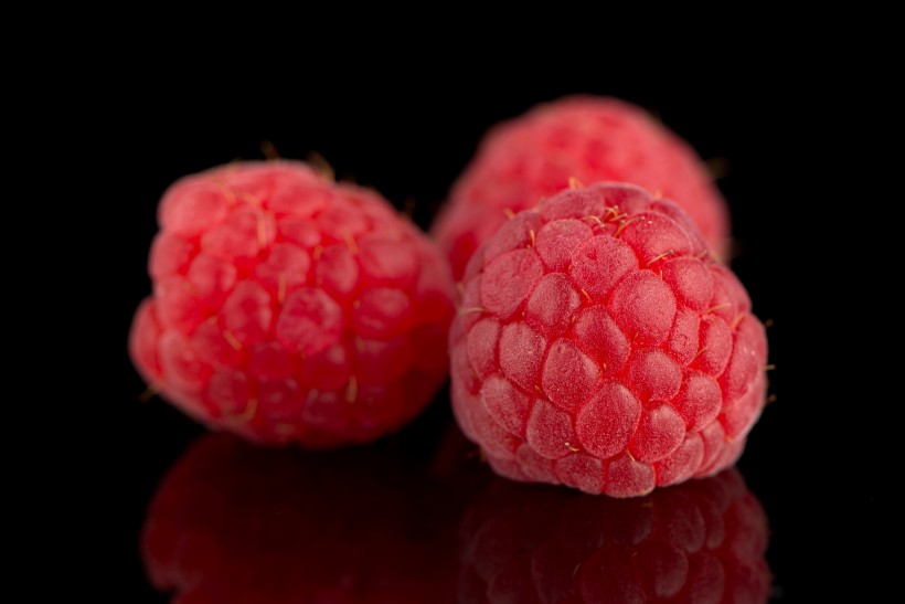 点击大图看下一张：美味的草莓和覆盆子图片