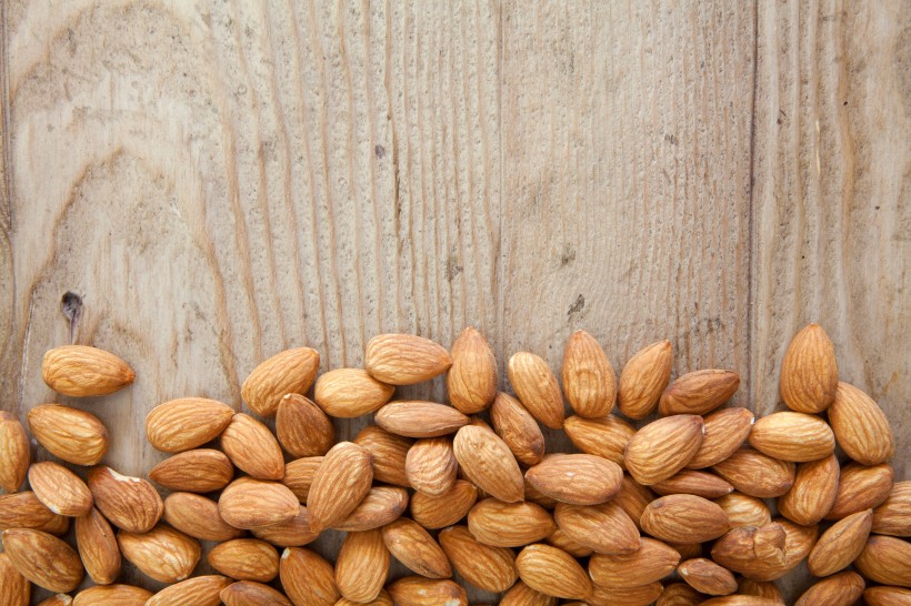 点击大图看下一张：美味的坚果图片