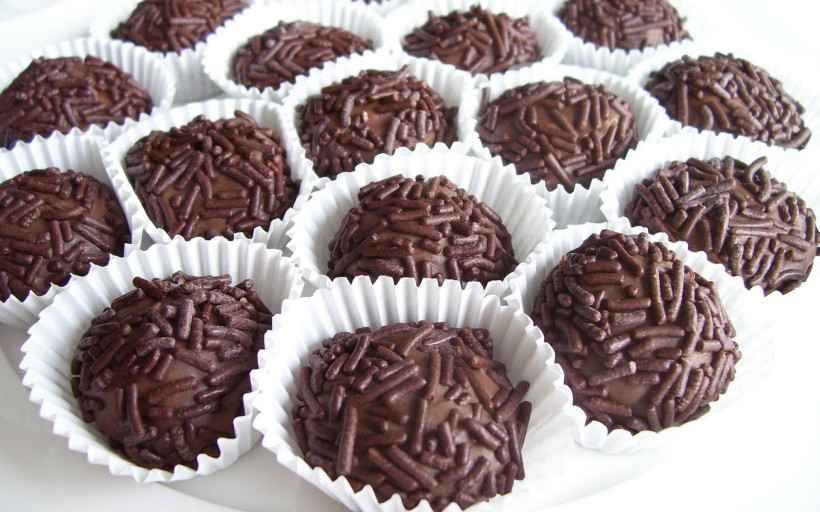 点击大图看下一张：美味可口的巧克力图片