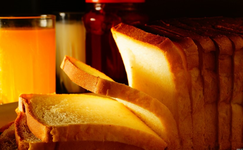 点击大图看下一张：营养早餐面包片图片