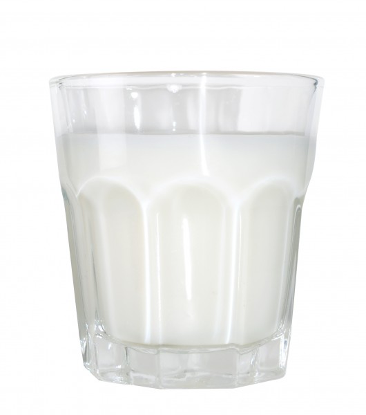 点击大图看下一张：新鲜的纯牛奶图片
