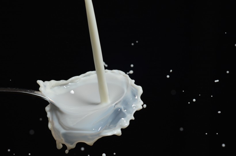 点击大图看下一张：香浓的牛奶图片