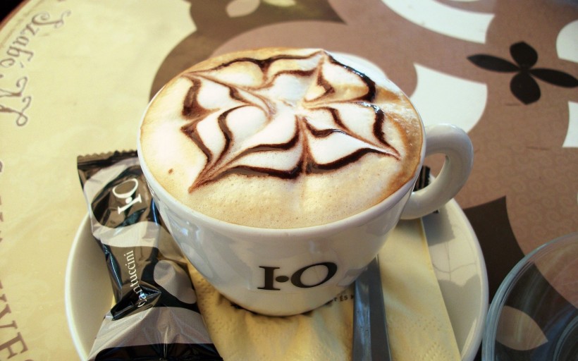点击大图看下一张：浓香的卡布奇诺咖啡拉花图片