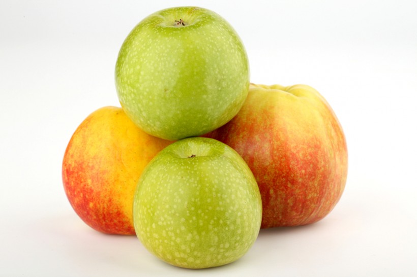 点击大图看下一张：色彩鲜艳的苹果图片