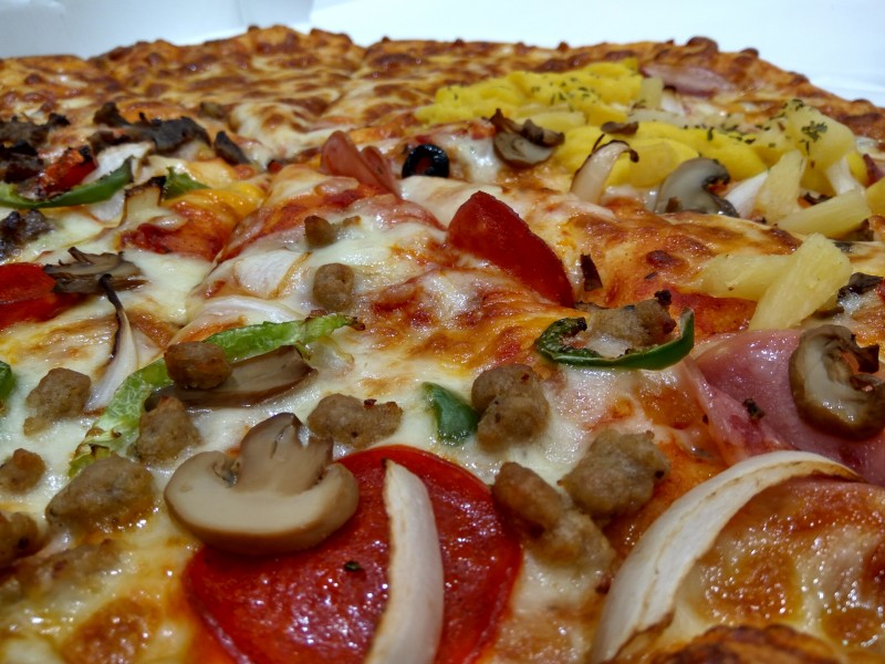 点击大图看下一张：美味的披萨图片