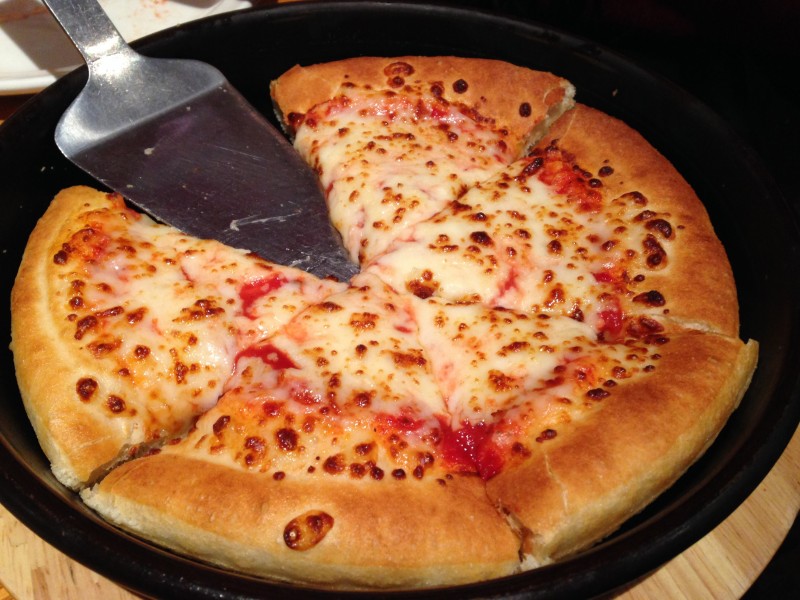 点击大图看下一张：诱人的披萨图片