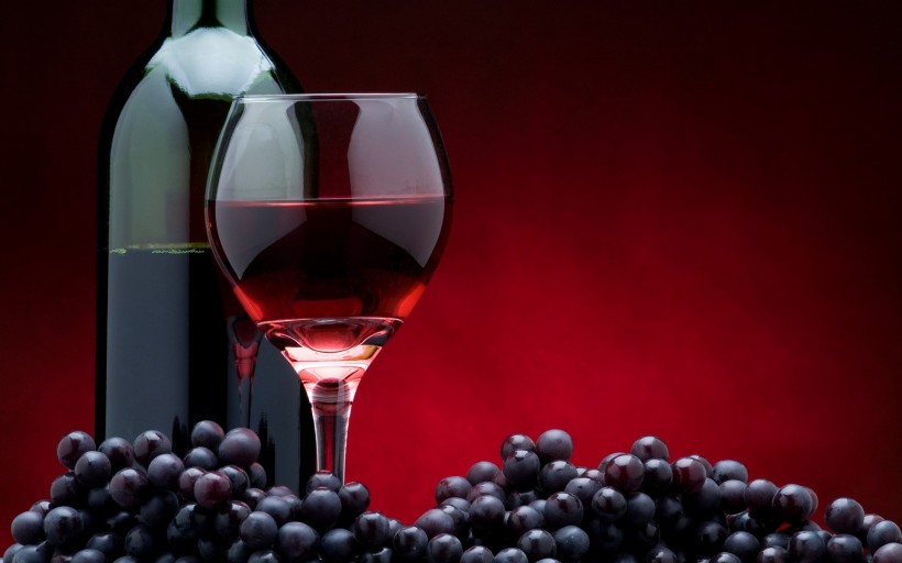 点击大图看下一张：葡萄与美酒唯美图片