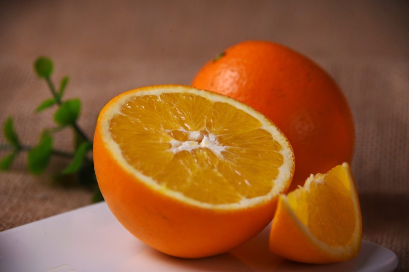 点击大图看下一张：好吃的脐橙图片