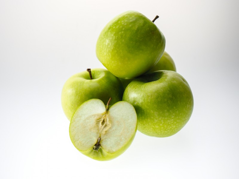 点击大图看下一张：酸酸的青苹果图片