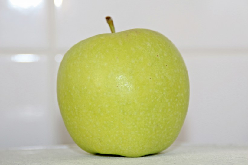 点击大图看下一张：酸酸的青苹果图片