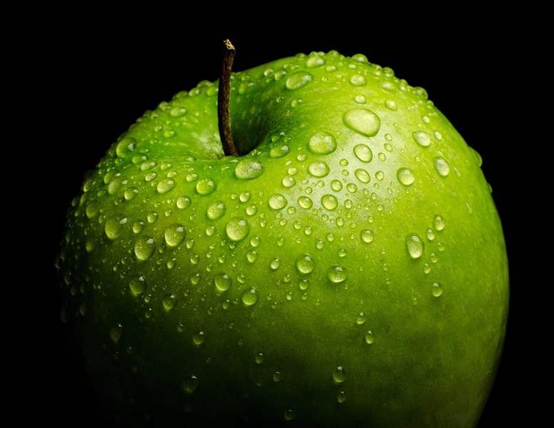 点击大图看下一张：硕大诱人的青苹果图片