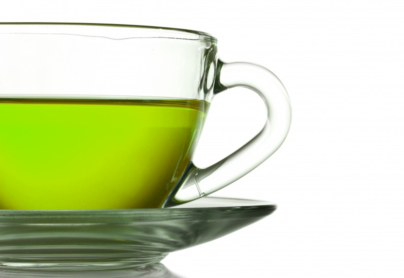 点击大图看下一张：清香的杯中绿茶图片