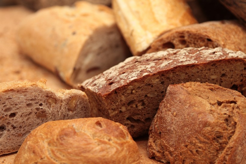 点击大图看下一张：营养健康的全麦面包图片