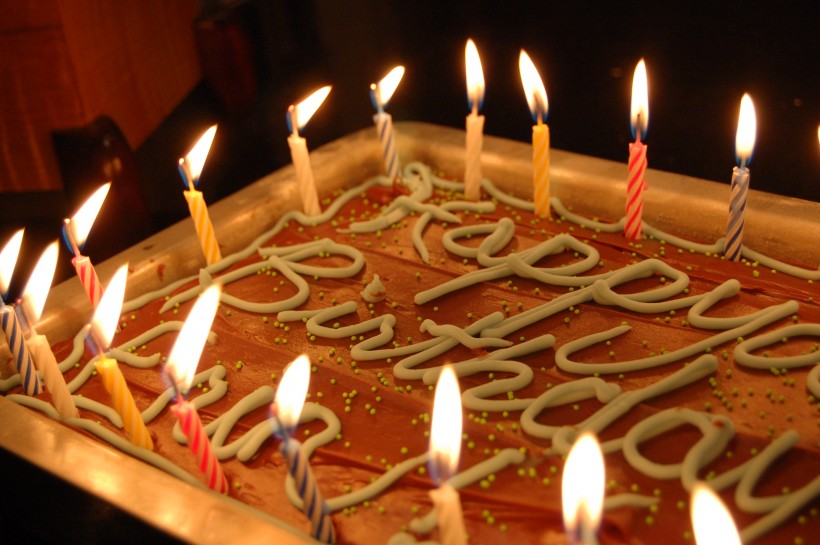点击大图看下一张：暖心的生日蛋糕图片