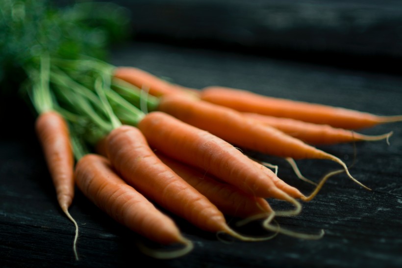 点击大图看下一张：蔬菜胡萝卜图片