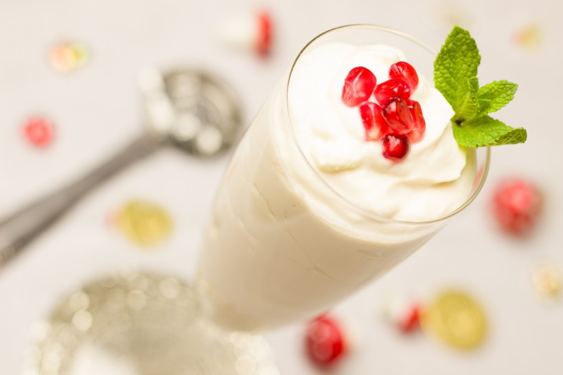 点击大图看下一张：营养健康的水果酸奶图片