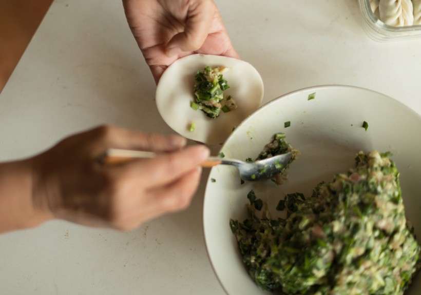 点击大图看下一张：手工制作水饺图片