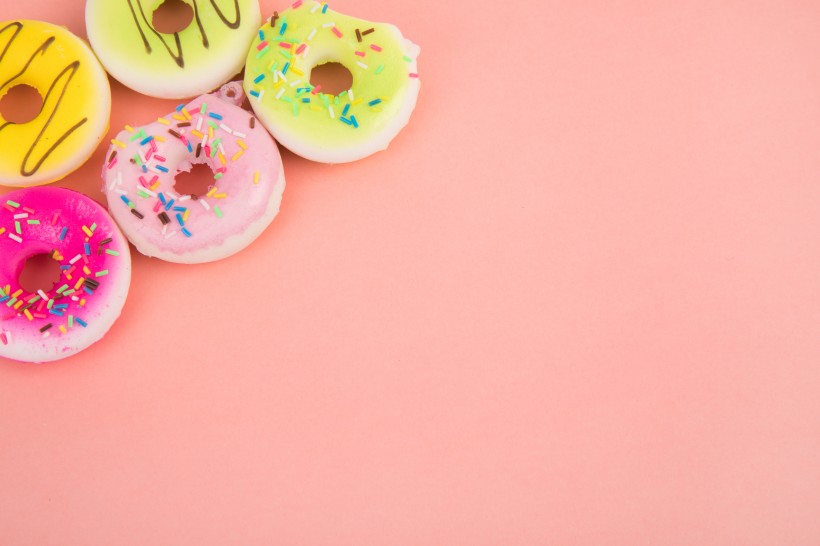 点击大图看下一张：美味好吃的甜甜圈图片