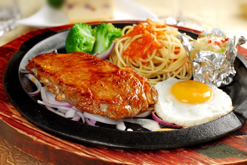 点击大图看下一张：美味好吃的铁板鸡排套餐图片