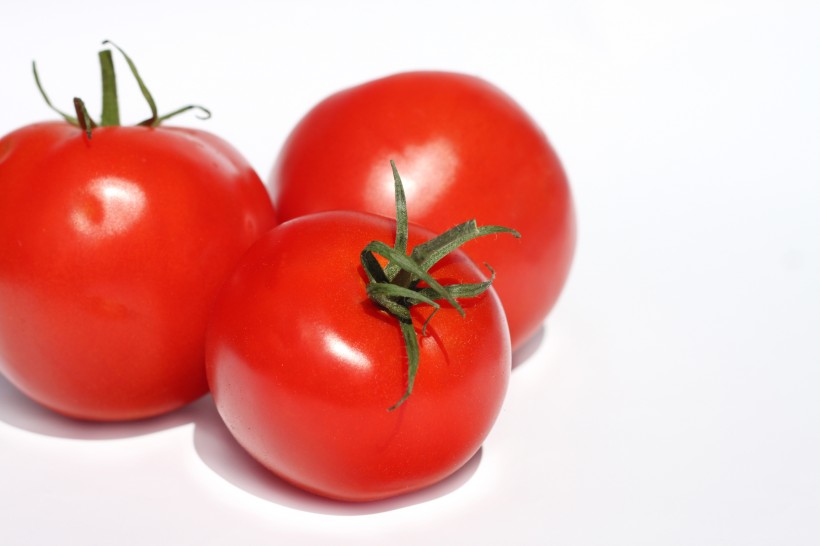 点击大图看下一张：酸酸甜甜的西红柿摄影图片