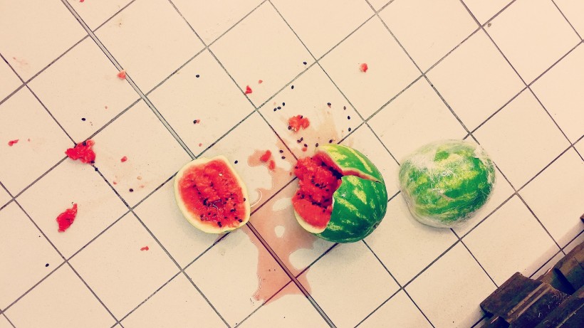 点击大图看下一张：红红的西瓜图片